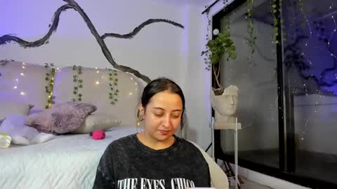 Snapshot of ladysweetts chatting on October 6, 1:47 am Lady  online show from October 6, 1:47 am