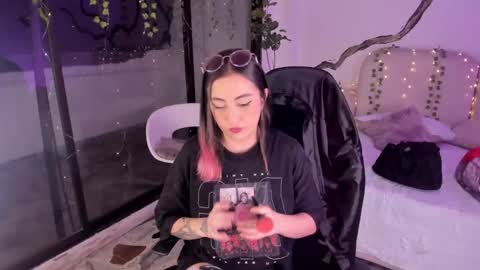 Lady  online show from November 11, 5:07 am