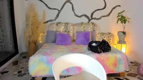 Lady  online show from December 15, 3:11 am