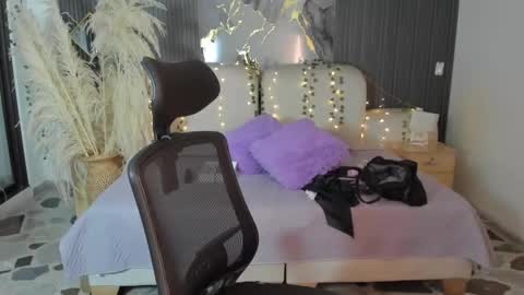 Lady  online show from February 20, 4:53 am