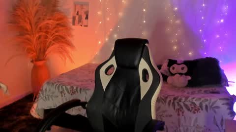Lady  online show from May 11, 1:44 am