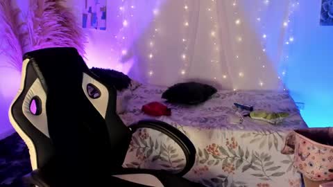 Lady  online show from May 17, 2:53 am