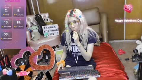 Skinnygirl online show from December 5, 11:29 pm