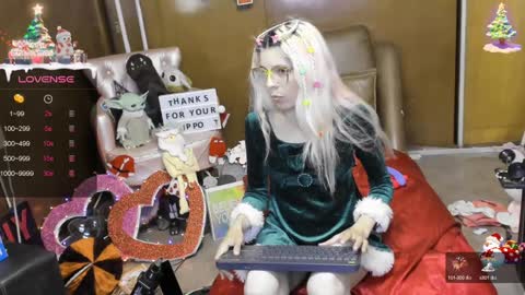 Skinnygirl online show from December 24, 1:49 am