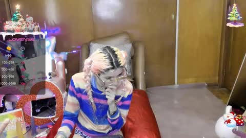 Skinnygirl online show from March 10, 1:01 am