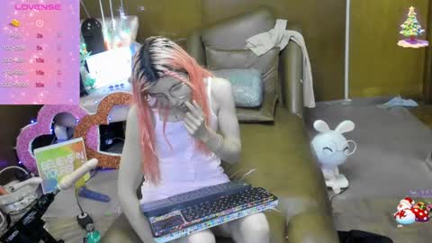 Skinnygirl online show from September 19, 12:45 am