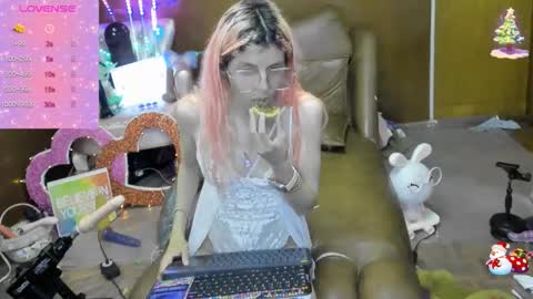 Skinnygirl online show from October 17, 1:20 am