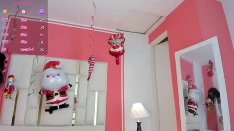 Snapshot of laguna_blue chatting on December 17, 12:00 pm Laguna Blue online show from December 17, 12:00 pm