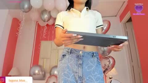 Snapshot of laguna_blue chatting on January 12, 12:12 pm Laguna Blue online show from January 12, 12:12 pm