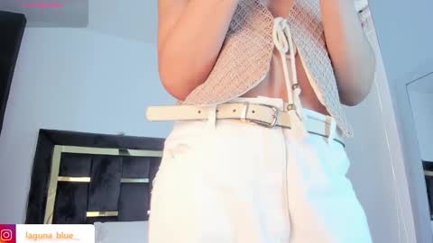 Snapshot of laguna_blue chatting on January 20, 12:18 pm Laguna Blue online show from January 20, 12:18 pm