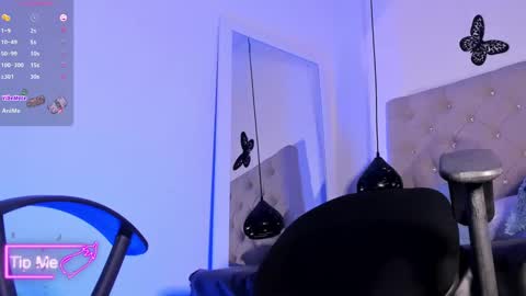 Snapshot of lahiam_smiiith chatting on February 15, 4:34 pm lahiam_smiiith online show from February 15, 4:34 pm