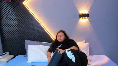   online show from April 28, 10:48 pm