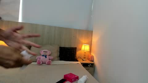 Laia Cruz online show from December 17, 7:20 pm