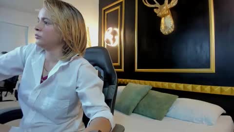 L A I A online show from February 5, 3:00 am