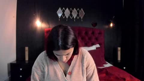 Laia  online show from May 9, 10:42 am