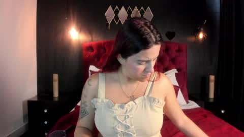 Laia  online show from May 20, 12:00 pm