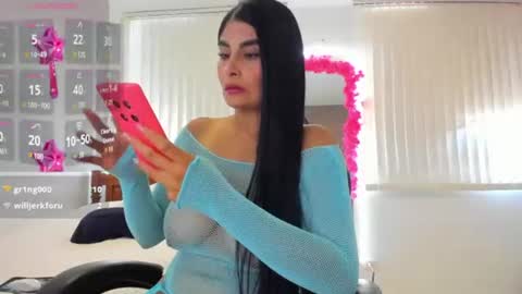 Snapshot of laia_torres1 chatting on July 28, 2:13 pm Laia online show from July 28, 2:13 pm