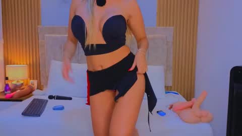 laiamilf online show from February 2, 11:58 pm