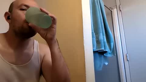 Snapshot of laikamylon chatting on November 4, 11:26 pm Larue Laik online show from November 4, 11:26 pm