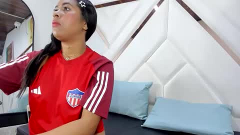 laila_5 online show from May 16, 9:24 pm
