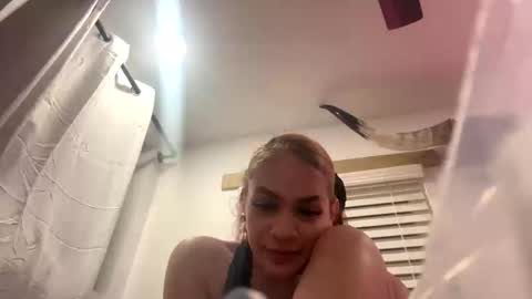 Snapshot of lailaaluvsyou chatting on September 26, 9:46 am lailaaluvsyou online show from September 26, 9:46 am