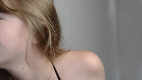 lailacuteee online show from June 14, 5:37 pm