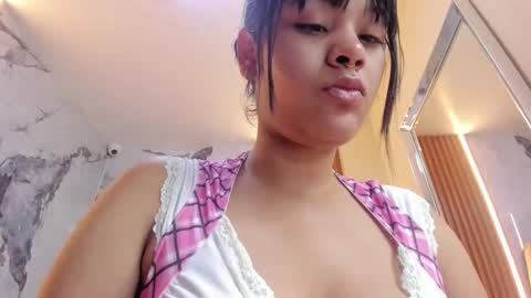 Snapshot of lailamorfy chatting on March 24, 11:37 am online show from March 24, 11:37 am