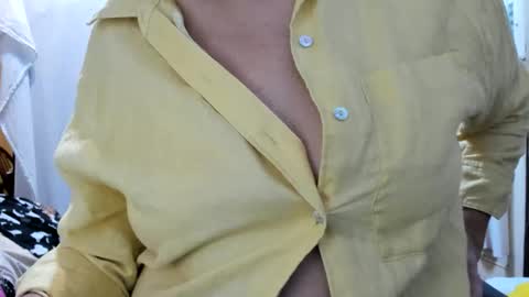 Snapshot of lailasensu chatting on December 1, 1:16 pm LAILA online show from December 1, 1:16 pm