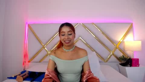 Laila Stilwills online show from April 25, 1:41 pm
