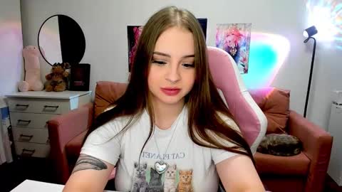 Kira online show from September 25, 7:50 pm