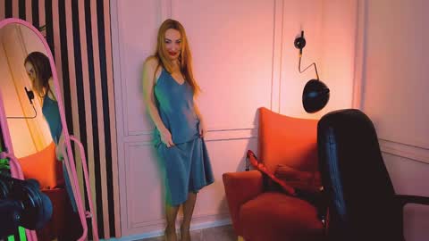 Snapshot of lakshmi_lotus chatting on February 5, 5:31 pm Lakshmi a online show from February 5, 5:31 pm