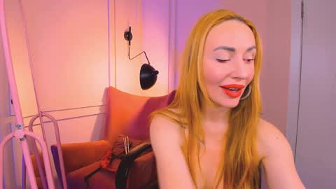 Snapshot of lakshmi_lotus chatting on February 5, 8:35 pm Lakshmi a online show from February 5, 8:35 pm