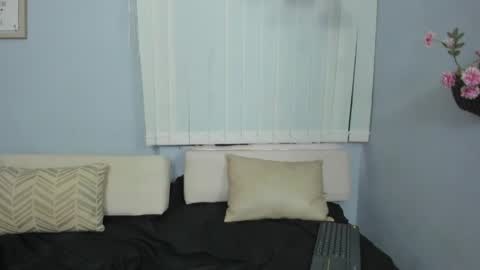 lala_demon online show from May 1, 1:16 pm