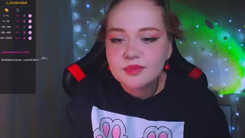 Snapshot of lala_loulou chatting on May 1, 8:13 pm Nicky online show from May 1, 8:13 pm