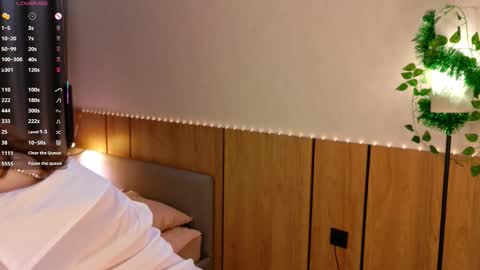 Julia online show from March 8, 2:04 am