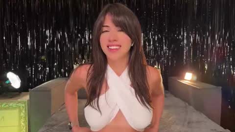 Snapshot of lallebi chatting on October 10, 9:03 pm Ellina online show from October 10, 9:03 pm