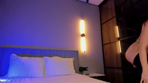 Ellina online show from November 17, 3:18 pm