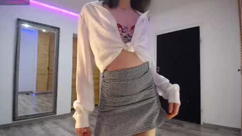 Snapshot of lalunaceleste chatting on February 18, 6:37 pm Luna online show from February 18, 6:37 pm