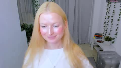 Laly online show from May 27, 11:07 am