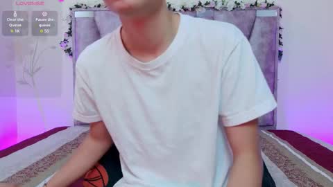 Snapshot of lana_bennett69 chatting on October 21, 10:27 am Lana online show from October 21, 10:27 am