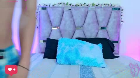 Snapshot of lana_bennett69 chatting on April 1, 10:38 am Lana online show from April 1, 10:38 am