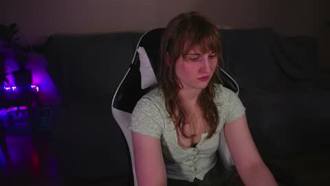Snapshot of lana_del_kay chatting on April 4, 7:55 pm Kay online show from April 4, 7:55 pm