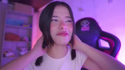 Snapshot of lana_dreams_ chatting on February 20, 3:14 am Lana online show from February 20, 3:14 am