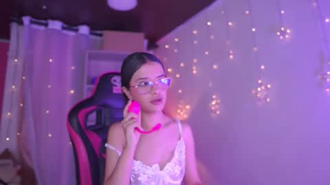 Snapshot of lana_dreams_ chatting on March 6, 1:35 am Lana online show from March 6, 1:35 am