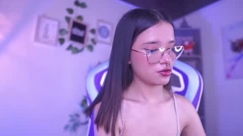 Snapshot of lana_dreams_ chatting on March 14, 1:23 am Lana online show from March 14, 1:23 am