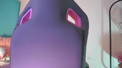 Snapshot of lana_dreams_ chatting on March 19, 1:53 am Lana online show from March 19, 1:53 am