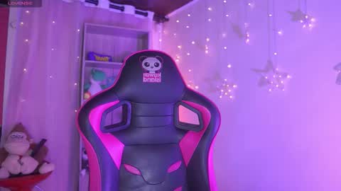 Snapshot of lana_dreams_ chatting on March 26, 11:43 pm Lana online show from March 26, 11:43 pm