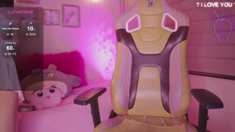 Snapshot of lana_dreams_ chatting on April 1, 11:35 pm Lana online show from April 1, 11:35 pm