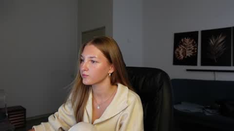 LANA JEWEL online show from July 21, 5:43 am