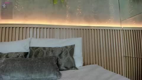 Snapshot of lana_lann chatting on March 4, 12:33 pm lana_lann online show from March 4, 12:33 pm